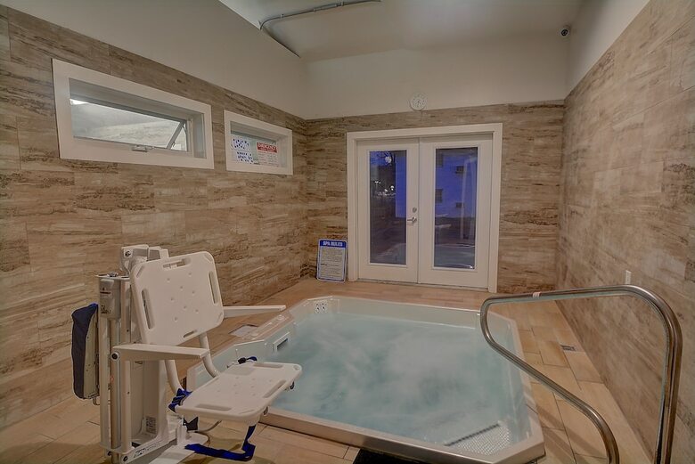 Colonial Motel And Spa