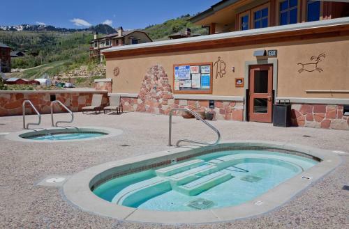 Sundial Lodge By All Seasons Resort Lodging