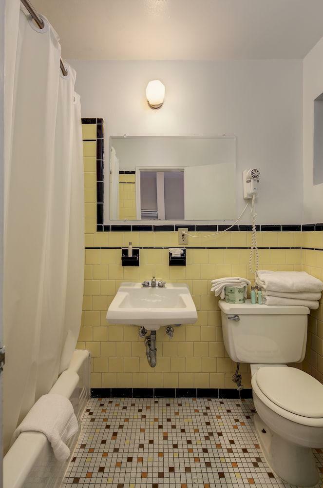 Americana Hotel
