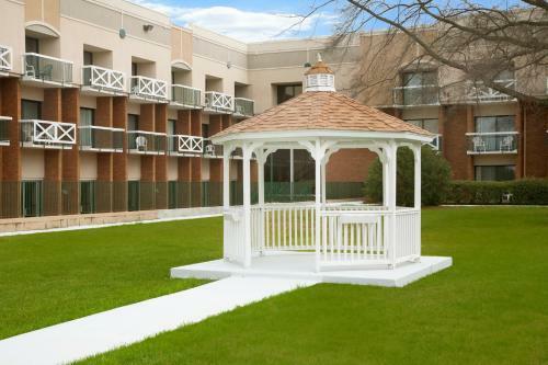 Fredericksburg Hospitality House Hotel