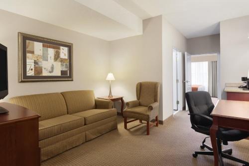 Posada Country Inn & Suites Harrisonburg