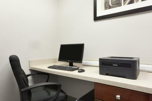Posada Country Inn & Suites Harrisonburg