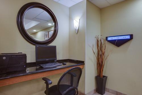 Hotel Candlewood Suites Richmond Airport