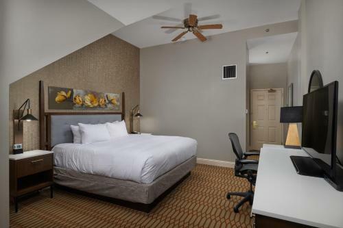 Virginia Crossings Hotel, Tapestry Collection By Hilton
