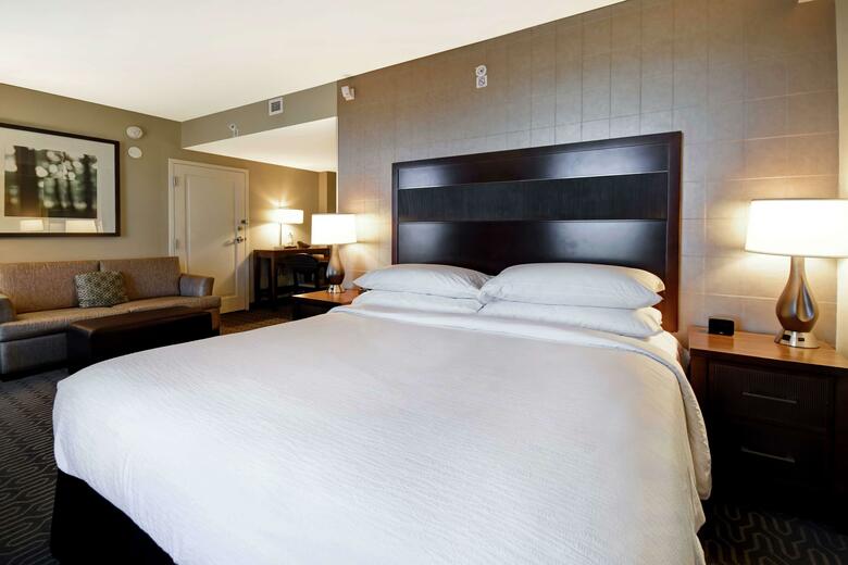 Hotel Embassy Suites Springfield