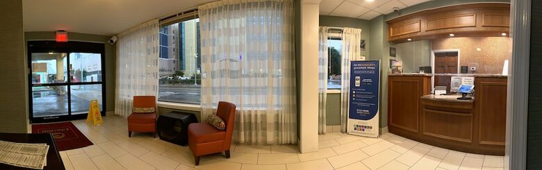 Hotel Clarion Inn & Suites Virginia Beach