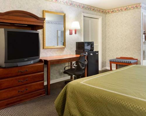 Hotel Rodeway Inn & Suites Williamsburg