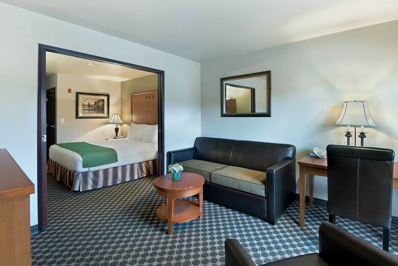 Hotel Oxford Suites Yakima