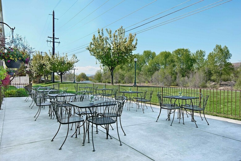 Hotel Oxford Suites Yakima