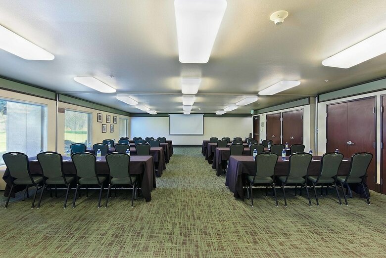 Hotel Oxford Suites Yakima