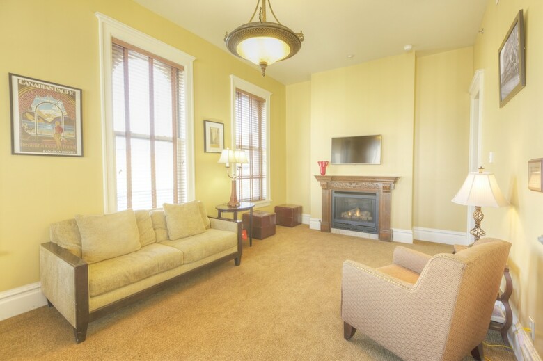Montvale Hotel