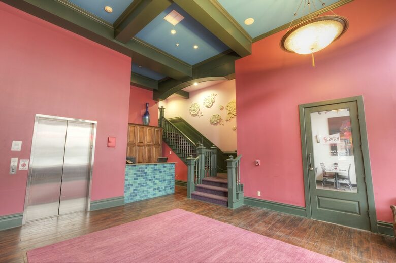 Montvale Hotel