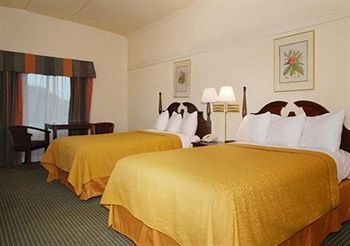 Hotel M & Conference Center