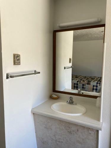 Motel Holiday Lodge