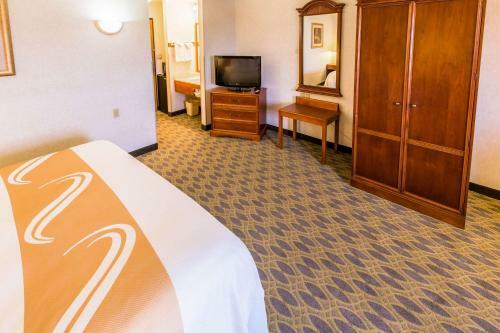 Hotel Quality Inn & Suites - University