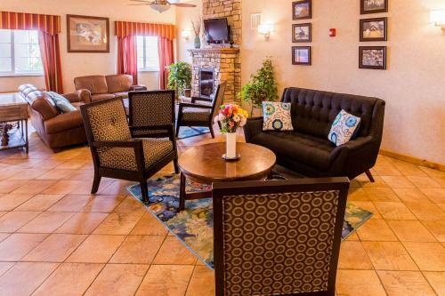 Hotel Quality Inn & Suites - University