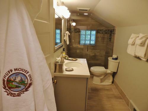 Posada Huffhouse Inn And Cabins