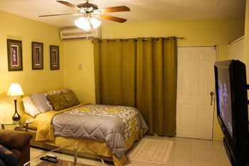 Sunset Strip Acadia Guest Apartment