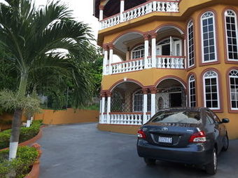 Hotel Cazwin Villa