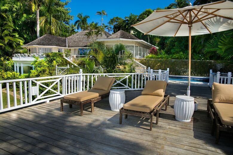 Apartamento Round Hill Hotel And Villas