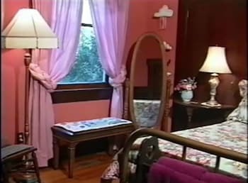 Bed & Breakfast Hollyhock Country House