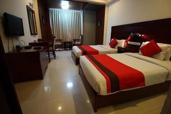 Hotel Oyo Premium Sola Sg Highway