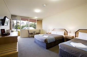 Monash Hotel