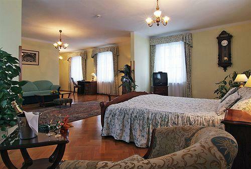 Constans Hotel