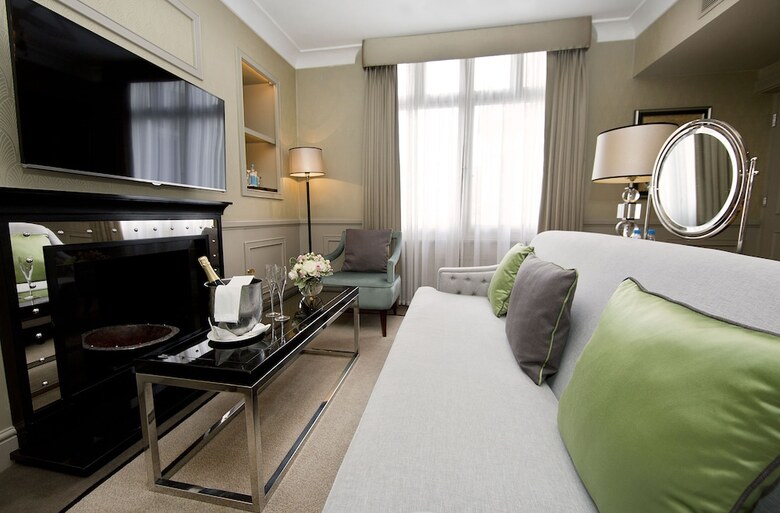 St James Hotel & Club