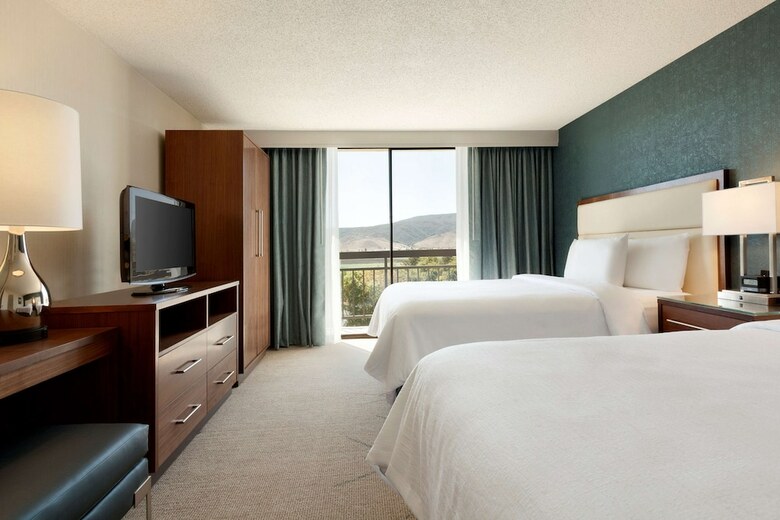Hotel Embassy Suites