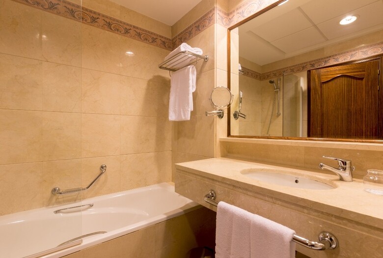 Hotel Exe Reina Isabel