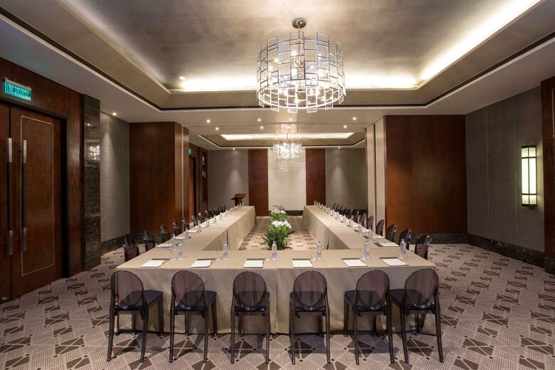 Hotel Makati Diamond Residences
