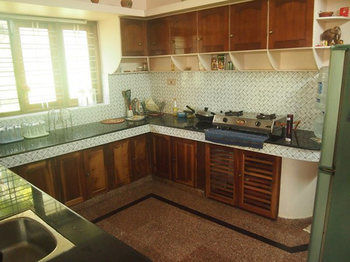Hotel Ganesh House Homestay
