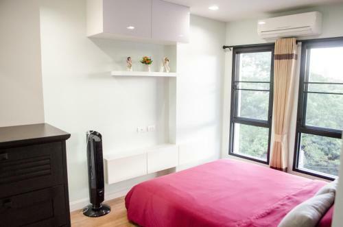 Luxury Apartment With Massage Chair