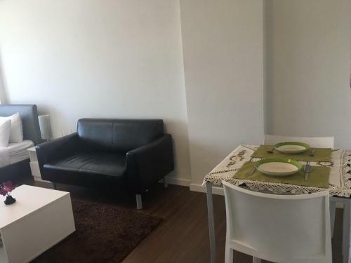 Apartamento Baan Kun Koey Condo