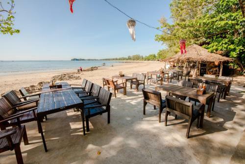 Hotel Banana Beach Resort