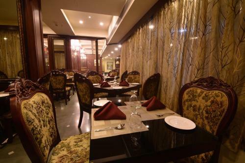 Seasons Hotel & Spa
