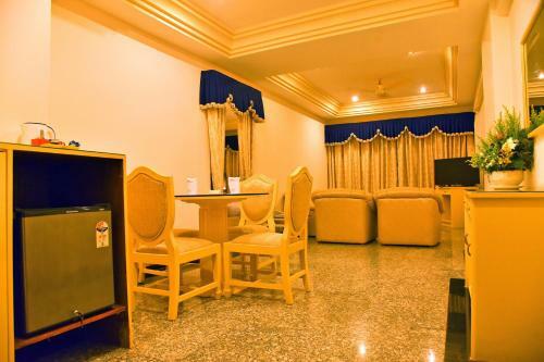 Hotel Poonja International