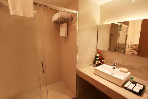 Hotel Green Park Chennai