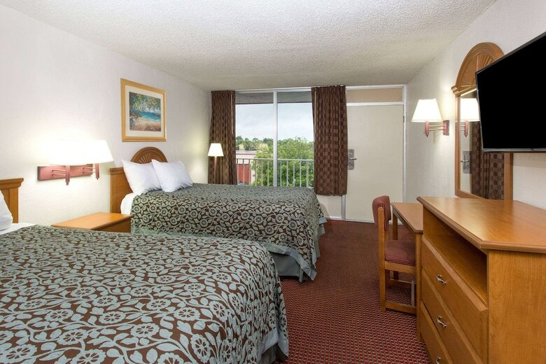 Hotel Days Inn South