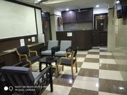Hostal Season 4 Guest House
