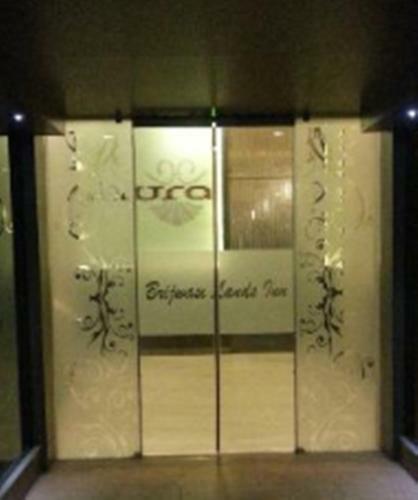 Hotel Brijwasi Lands Inn