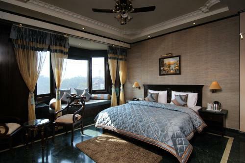 Hotel Diplomat Residency