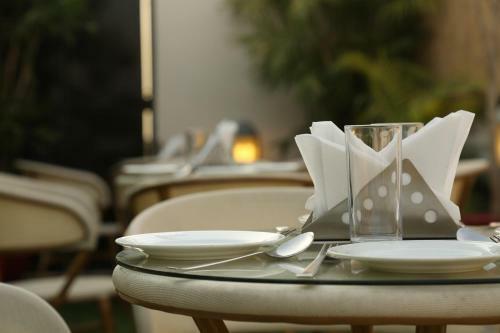 Hotel Woodapple Residency