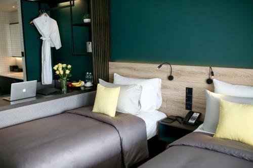 Cherie Hotel