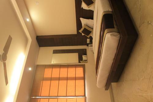 Hotel Paradise Inn
