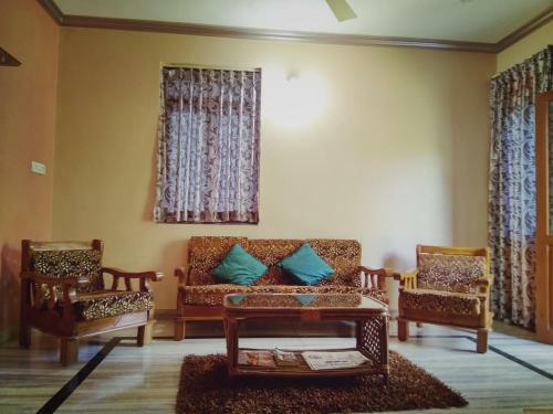 Hostal Menezes House