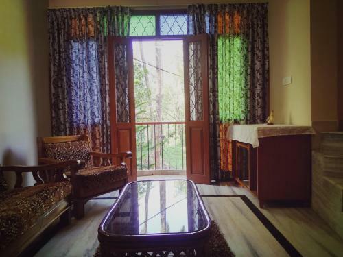 Hostal Menezes House