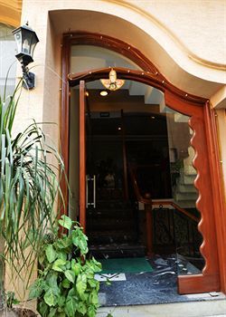 Hotel Regalia Retreat