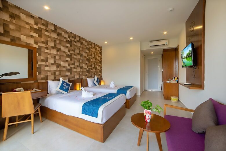 Aurora Riverside Hotel & Villas